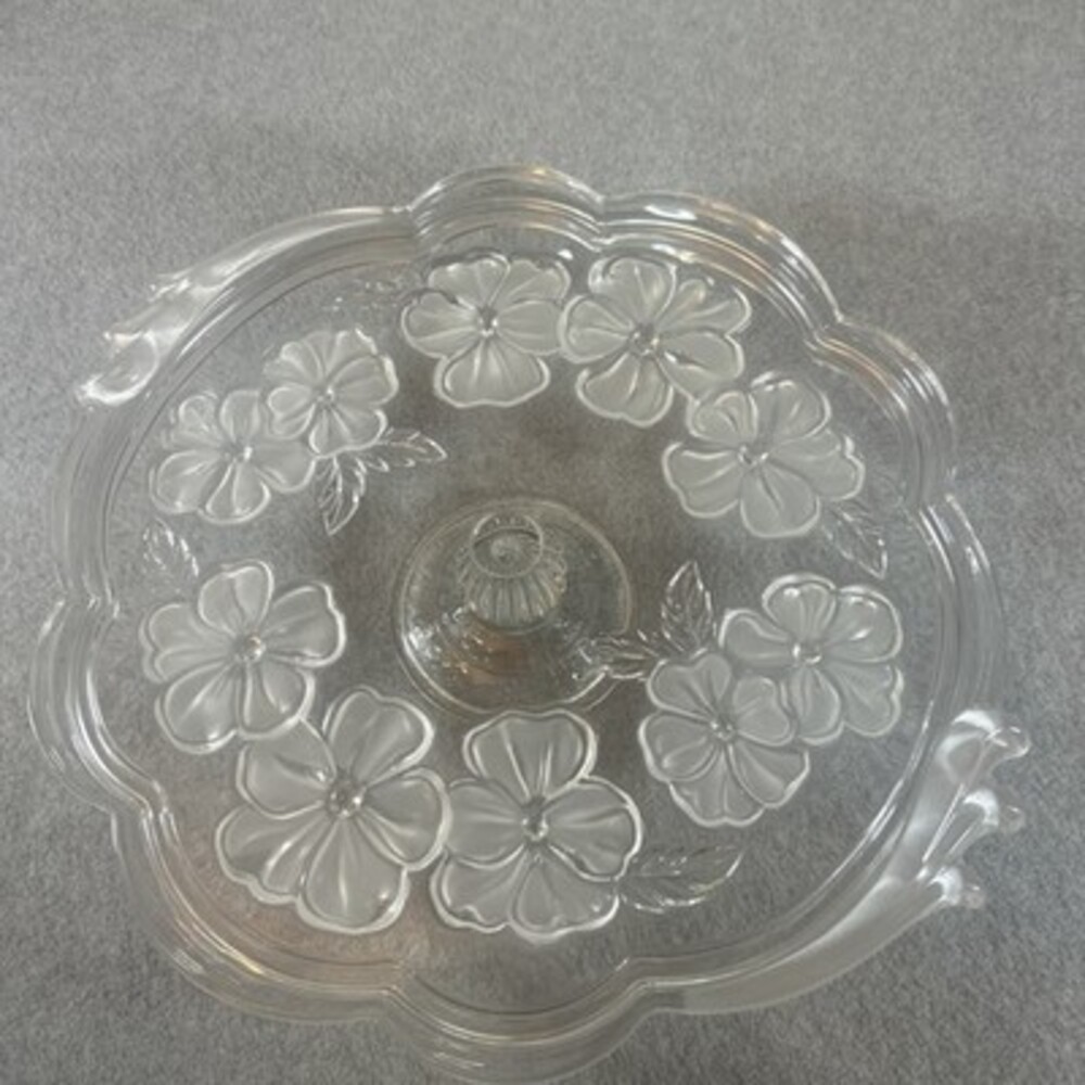 Mikasa Rosella Frosted Cake Plate On A Pedestal Hibiscus Leaves &Flowers